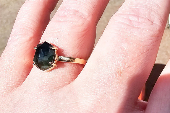 2.83 Carat Deep Ocean Australian Sapphire Ring in Yellow Gold