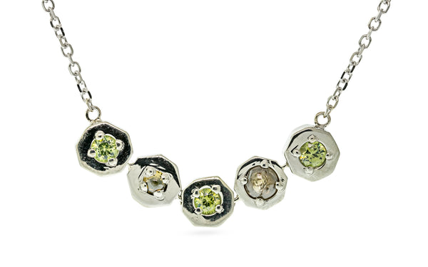 KUTTARA Necklace in White Gold with Demantoid Garnet and Diamond Cabochons